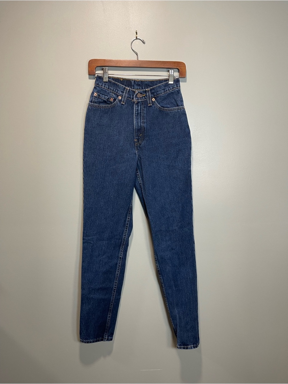 Levi's Vintage Size 5 Slim Fit Tapered Leg Classic Indigo Women's Jeans